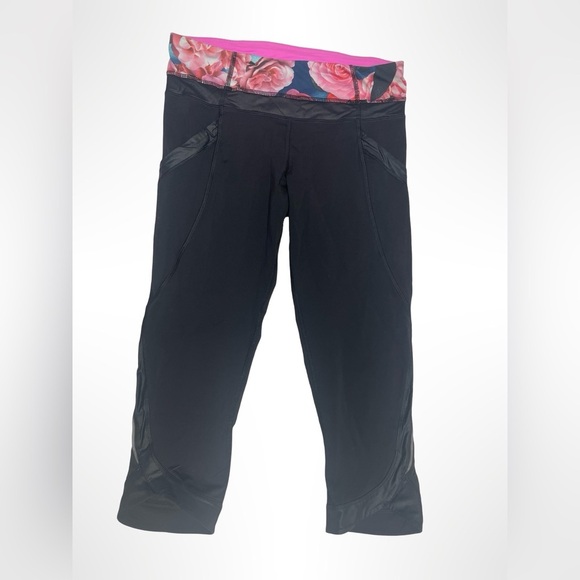 Lululemon chase me crop leggings multicolored rose pattern and black size small. - Picture 1 of 3